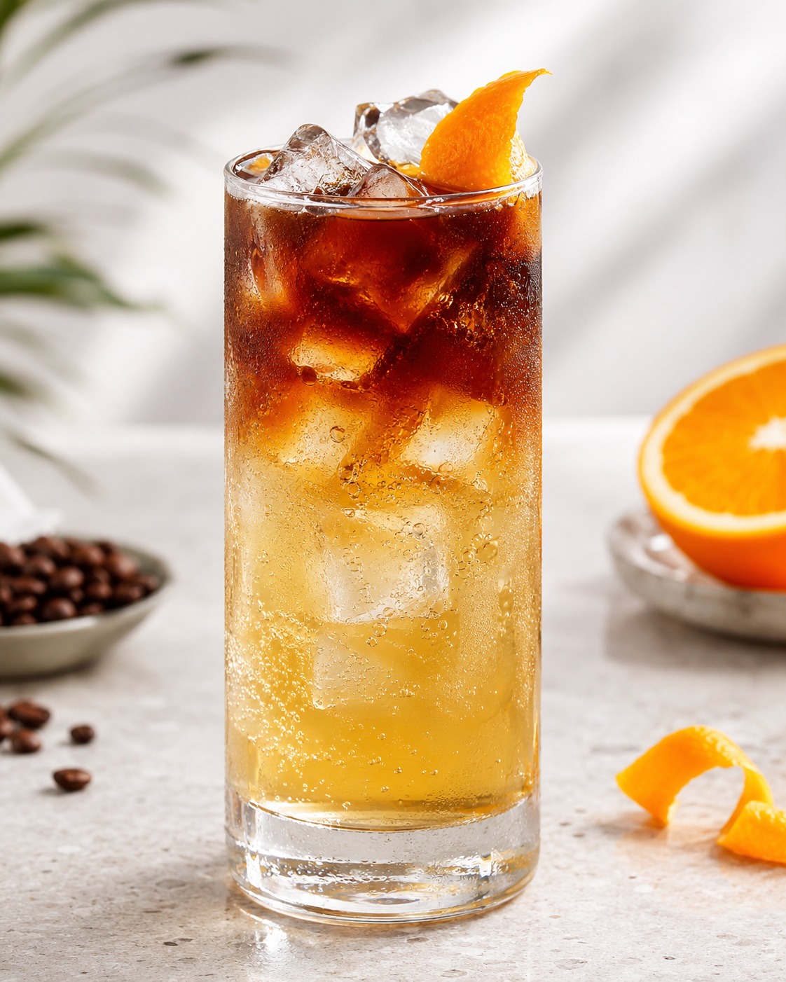 Espresso Tonic mit Cascara-Sirup
